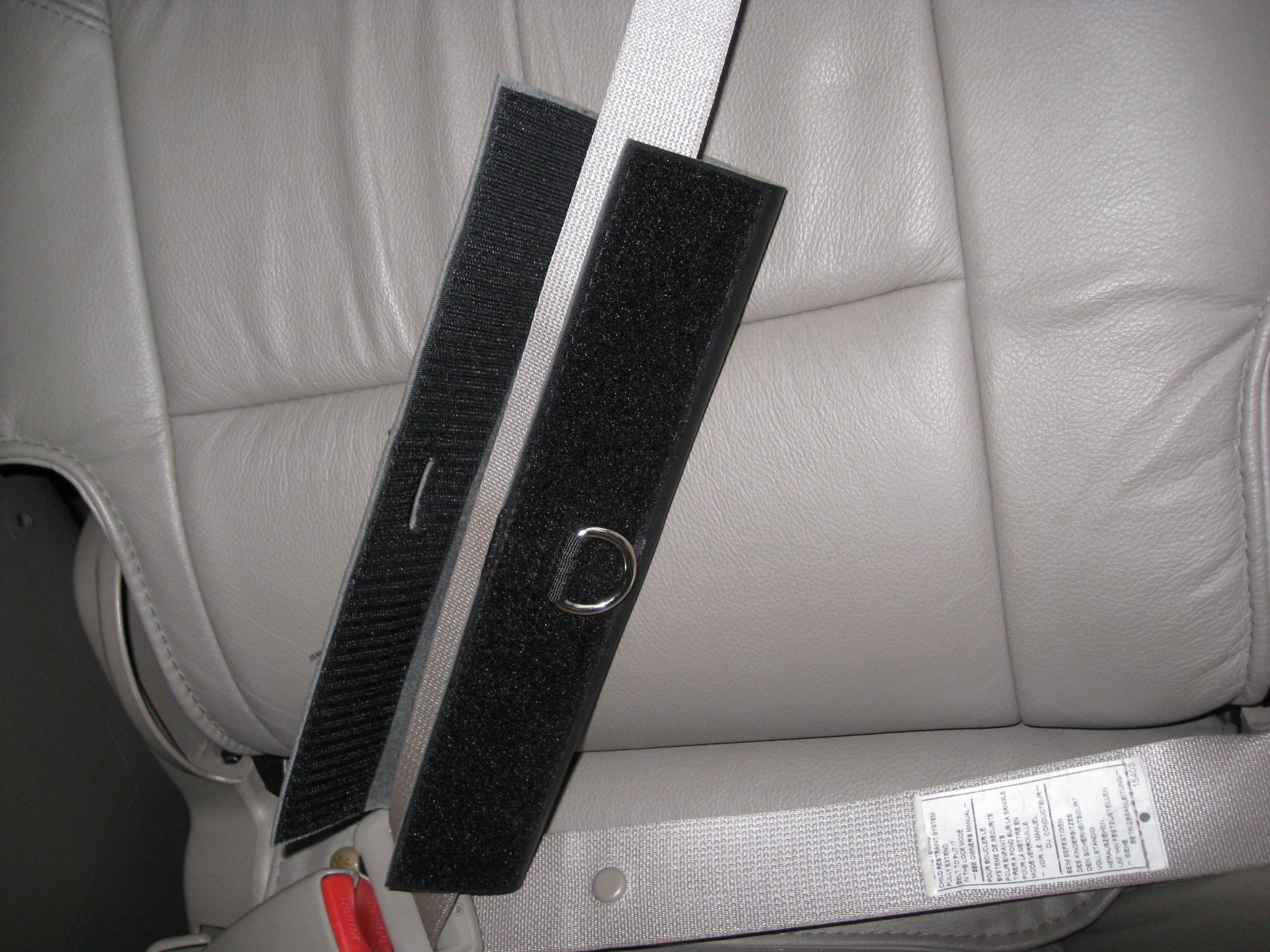 car seat belt restraint